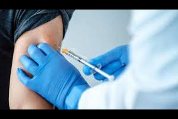 شتاب واکسیناسیون و کاهش مرگ‌ومیر کرونا در قم