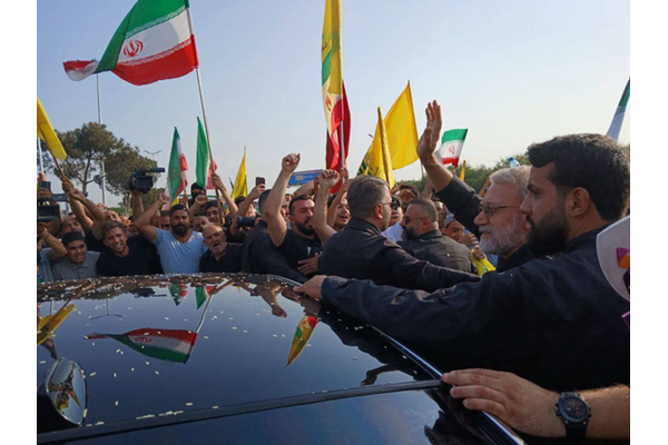 استقبال از علی لاریجانی در فرودگاه بیروت