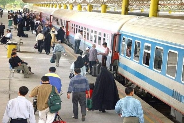 ۴۰ هزار مسافر نوروزی توسط راه آهن قم جابه‌جا شدند