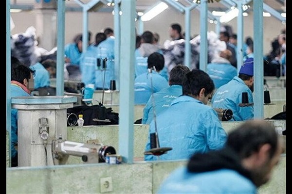 قم رتبه نخست پرداخت حقوق به زندانیان شاغل 
