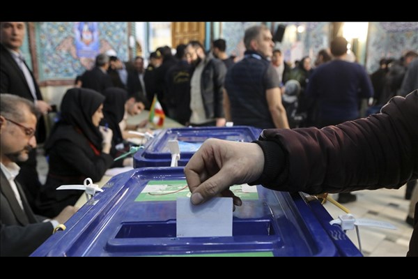 آینده جوانان کشور در گرو انتخاب درست است