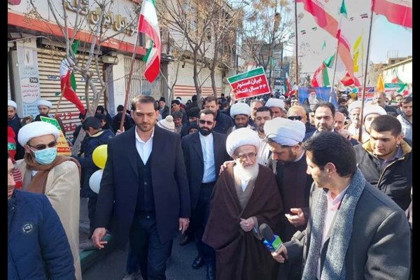 حماسه حضور مردم در راهپیمایی ۲۲ بهمن برای حفظ انقلاب است