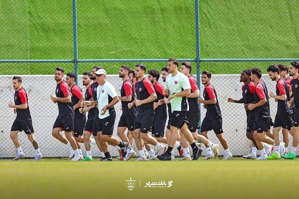 پرسپولیس به مدل قبلی بازگشت 