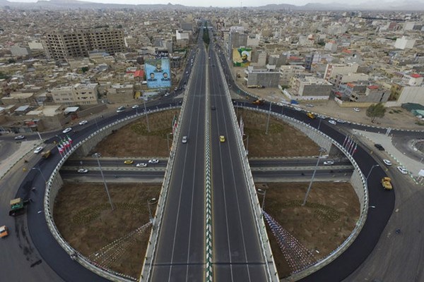  میدان رزمندگان اسلام نمادی از توسعه شهر قم