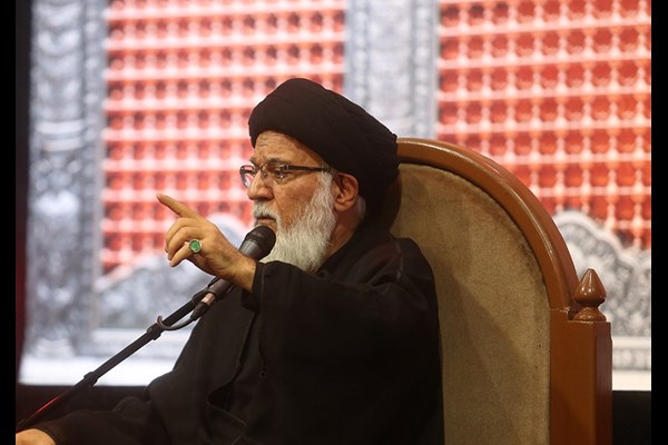 مستکبران می‌خواهند مردم از امام حسین دور شوند