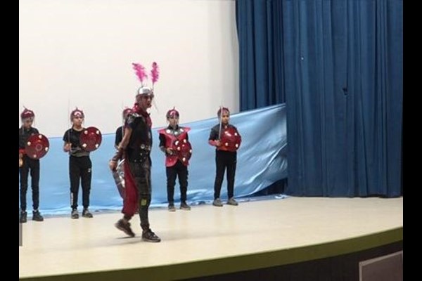 اجرای تئاتر دانش آموزی به «اشک مشک» در دهه اول محرم 