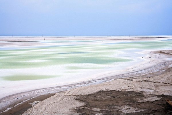 دریاچه نمک قم در محاصره سدها؛ تهران و قم در کانون ریزگردها/ عدم تامین حق آبه دریاچه نمک بیشترین آسیب را به قم می زند