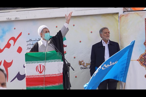 فساد، عقب ماندگی ، سستی و کم کاری محصول دوری از ارزش ها و آرمان های انقلاب است