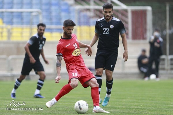 اولین تمدیدی سرخپوشان مشخص شد/ ستاره ملی‌پوش با پرسپولیس توافق کرد