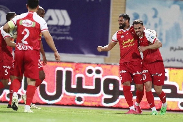 سایه پرسپولیس روی صدر افتاد