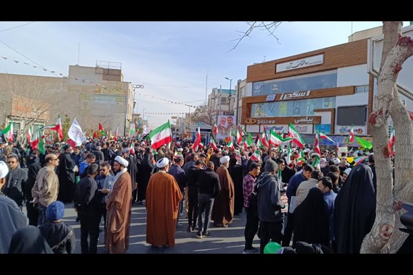  حضور گسترده مردم قم در جشن انقلاب +فیلم و عکس