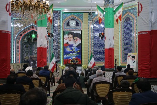 گزارش تصویری | نهمین نشست از سلسله نشست های دهه فجر انقلاب اسلامی در قم 