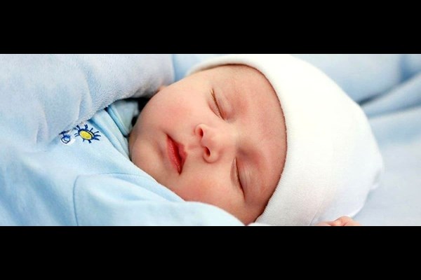 تغذیه نصف نوزادان قمی با شیر مادر 