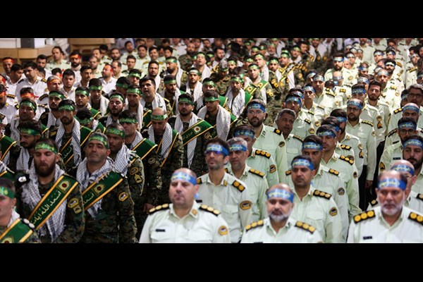  منتظر امام‌زمان نباید در مسیر تردید کند 