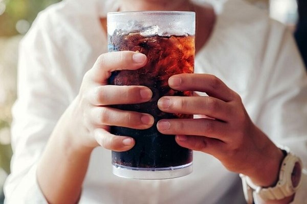  نوشابه؛ میهمان ناخوانده سفره ایرانیان