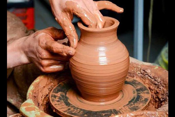  سفالگری قم نیازمند احیا و حمایت است