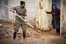 حضور جهادگران در پل دختر و کمک رسانی به سیل زدگان