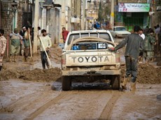 حضور جهادگران در پل دختر و کمک رسانی به سیل زدگان